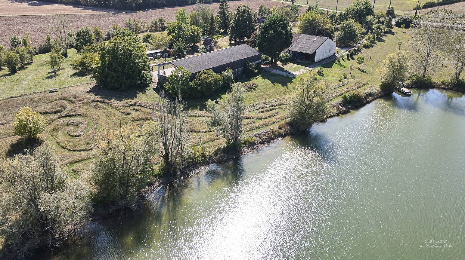 Le hangar du Lac de Pelisse